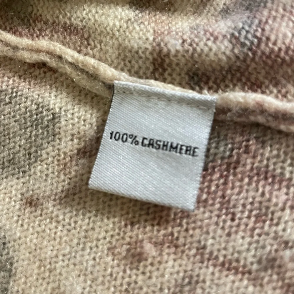 Cashmere Flyaway Sweater - Picture 8 of 9